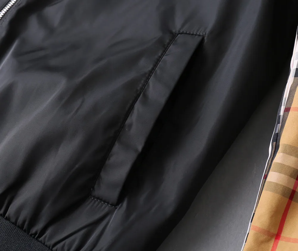 Spring Hot Sale! P290 Baibaoli 2026 spring New Arrival jacket, new product from the show‼ The product is in perfect condition. It is comfortable and warm to wear on both sides. It has all three labels and the color is full and attractive. The design is very outstanding and can easily enhance the fashion sense. The workmanship is extremely sophisticated and rigorous, and the wiring is neat and meticulous! A masterpiece from a famous designer! The upper body does not look bloated and is super handsome! In Stock Sizes：M～XXXL